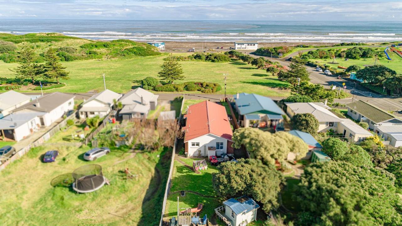 Le Riva Bed And Breakfast By The Beach Уонгануи Экстерьер фото